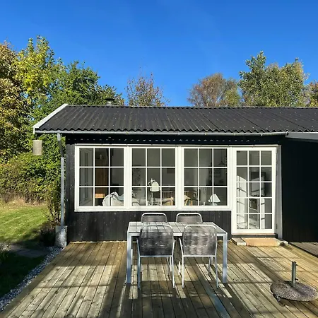 Holiday Home With Terrace And Lounge Near Vig *